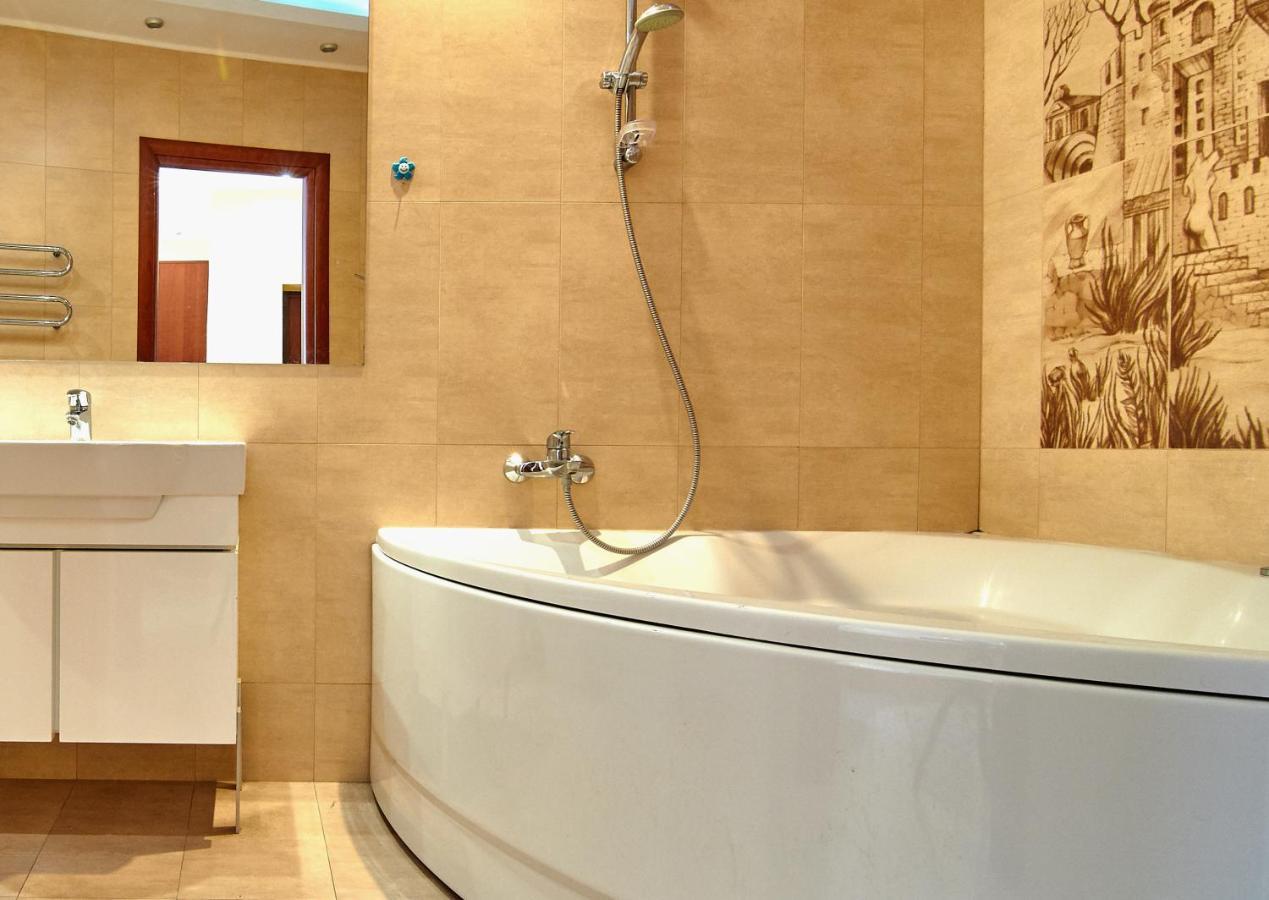Апартаменти Apartments-olimpiysky Stadium Area Київ