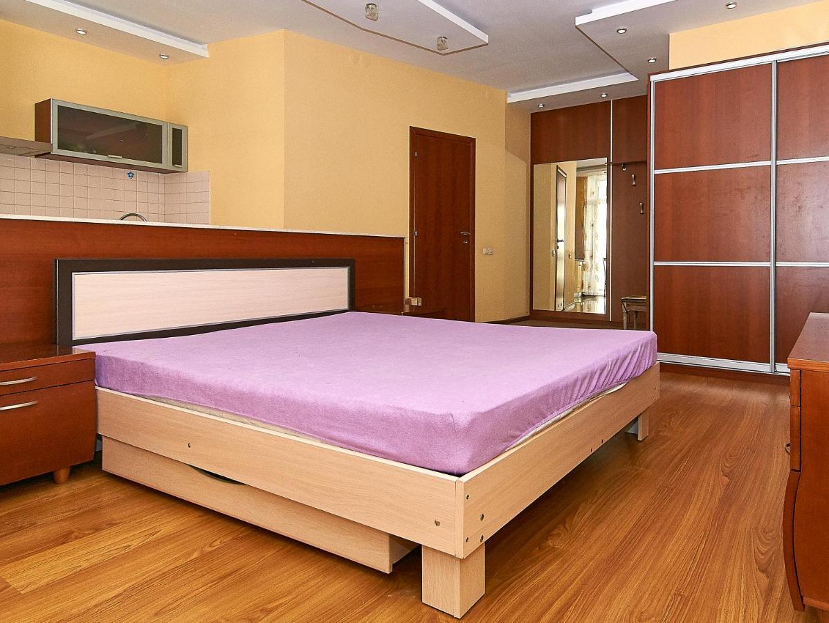 Апартаменти Apartments-olimpiysky Stadium Area *
